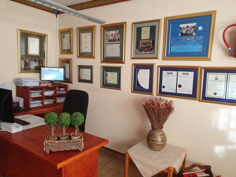 6 Bedroom Property for Sale in Flimieda North West